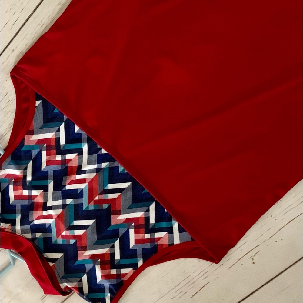 Vibrant IZOD women’s golf tank